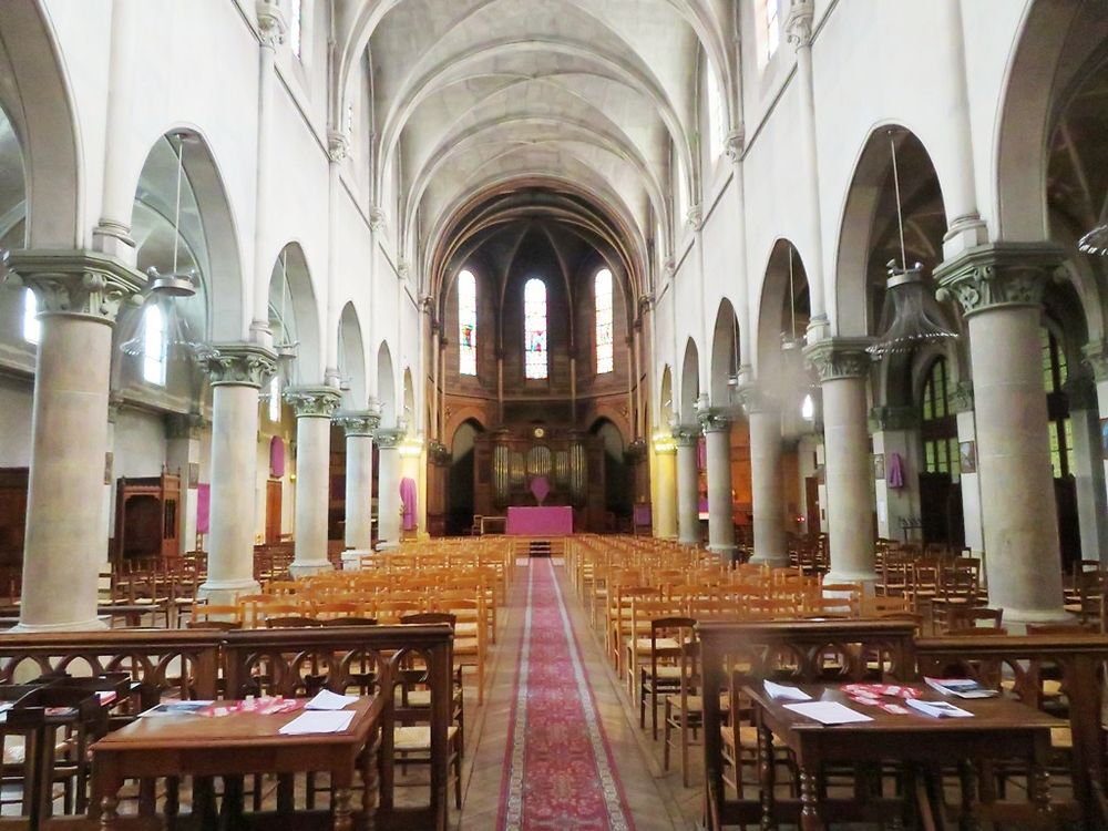 La nef de l'Église Saint-Georges de la Villette