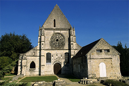 Abbaye de Lieu-Restauré, vallée de l'Automne Abbaye de Lieu-Restauré, vallée de l'Automne