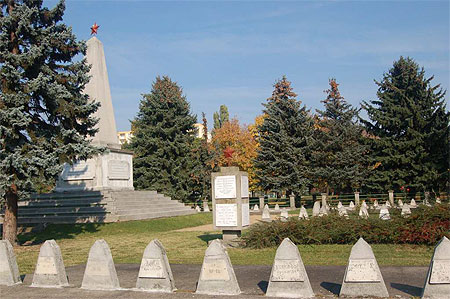Cimetière soviétique à Székesfehérvár Cimetière soviétique à Székesfehérvár