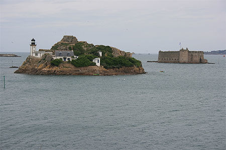 L'Île Louët et le château du Taureau