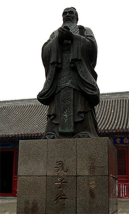 Confucius: entre philosophie et pouvoir