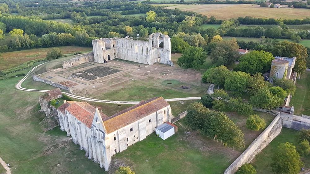 Abbaye de Maillezais