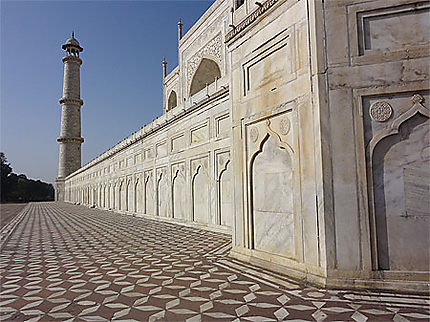 Agra - Le Taj Mahal vu de la Mosquée