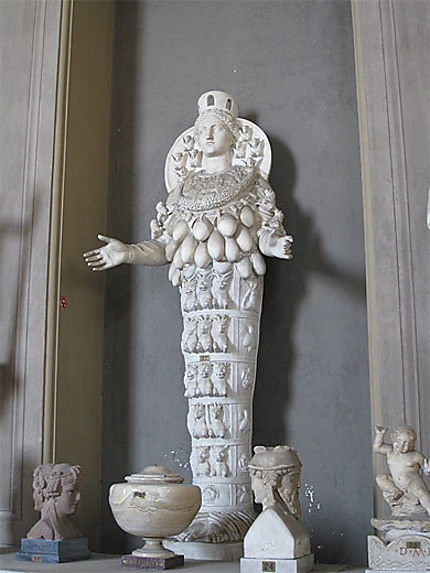 Statue de la fertilité aux Musées du Vatican