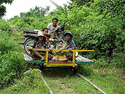 Voyage en famille sur le Bamboo train