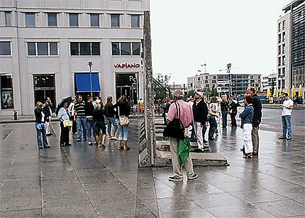 Un pan du mur de Berlin à la Potsdamer Platz