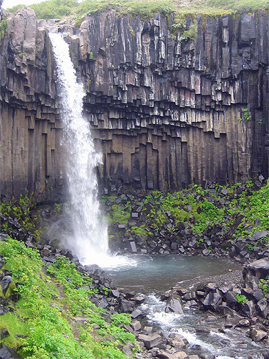 Svartifoss et orgues basaltiques Svartifoss et orgues basaltiques