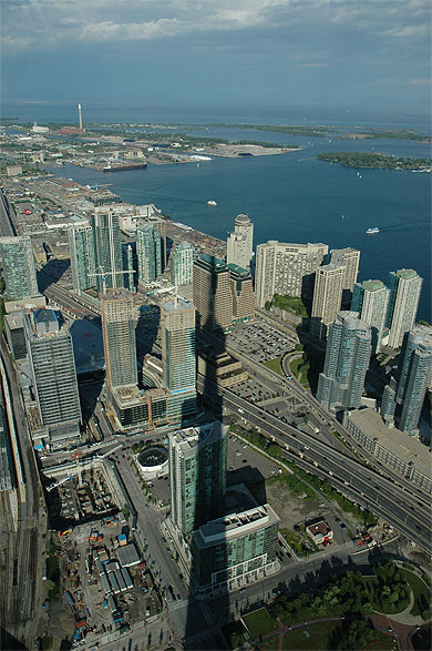 L'ombre de la CN Tower L'ombre de la CN Tower