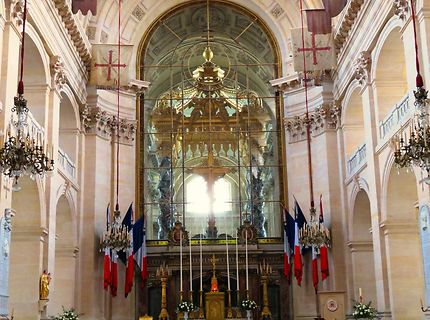 Le chœur de l'église St Louis des Invalides