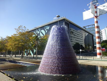 Fontaine violette, parc des Nations à Lisbonne