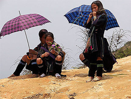 Jeunes filles Hmong