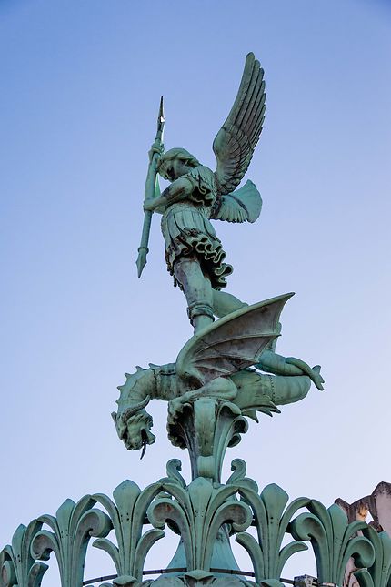 Lyon - L'archange Michel terrassant le dragon