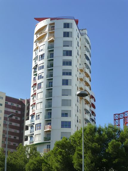 Immeuble coloré, parc des Nations à Lisbonne