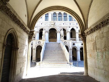 Palais Ducal - Cour intérieure