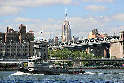 L'Empire State Building depuis le Pont de Brooklyn
