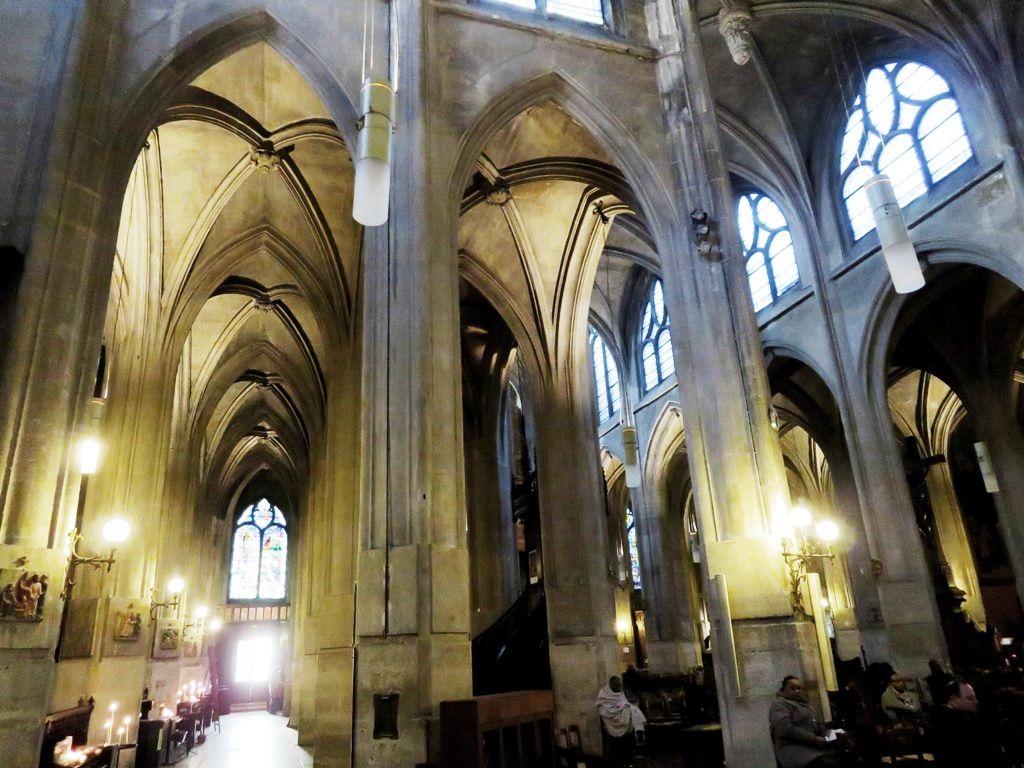 Architecture intérieur de l'église Saint-Laurent
