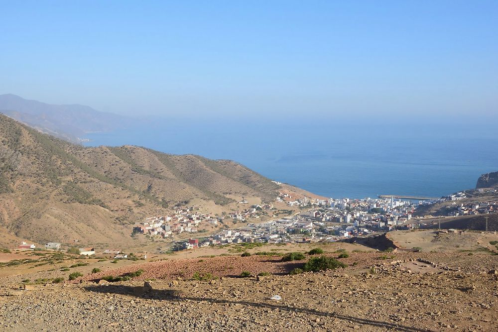 La Mer Méditerranée et le village de El Jebha...