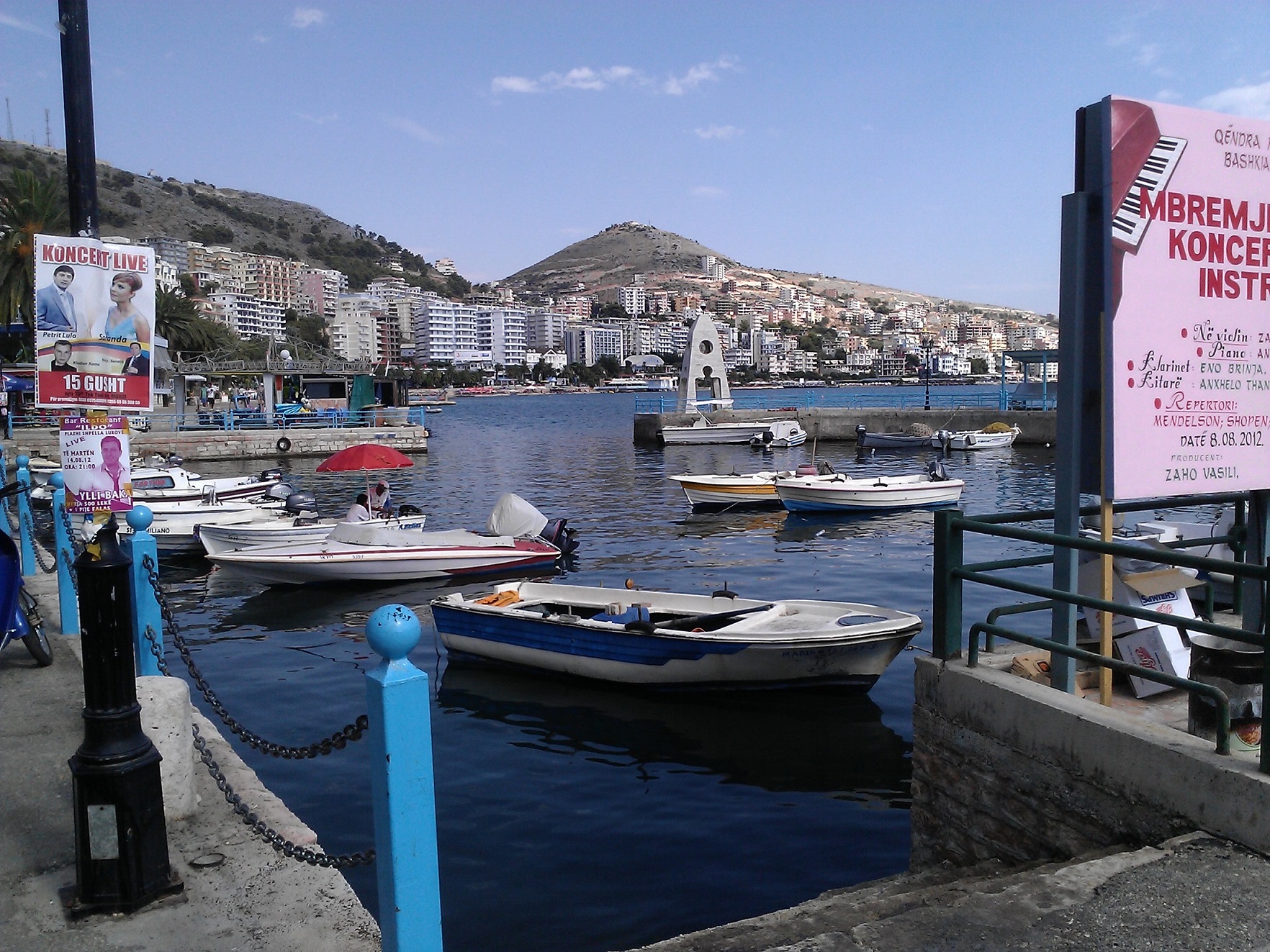 Le petit  port  de  p cheurs Bateaux Transport Saranda 