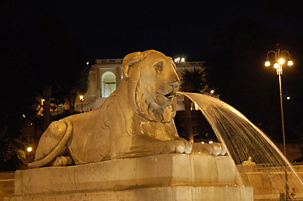 Fontaine sur la Piazza del Popolo