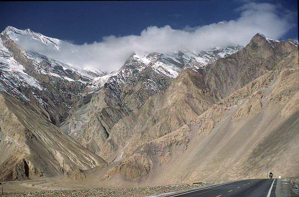 En moto vers le lac Karakul, Chine