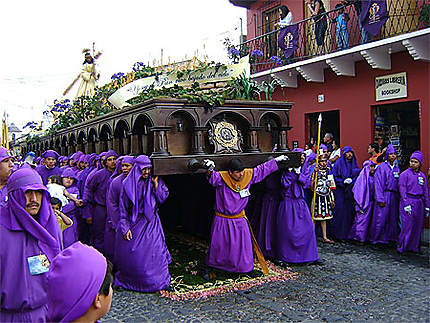 Antigua: procession