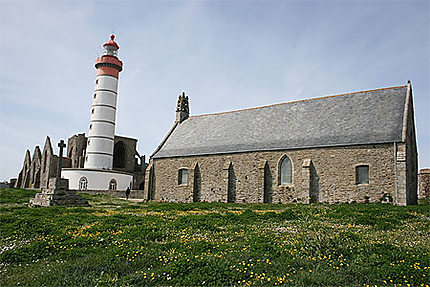 La chapelle, le phare et l'abbaye