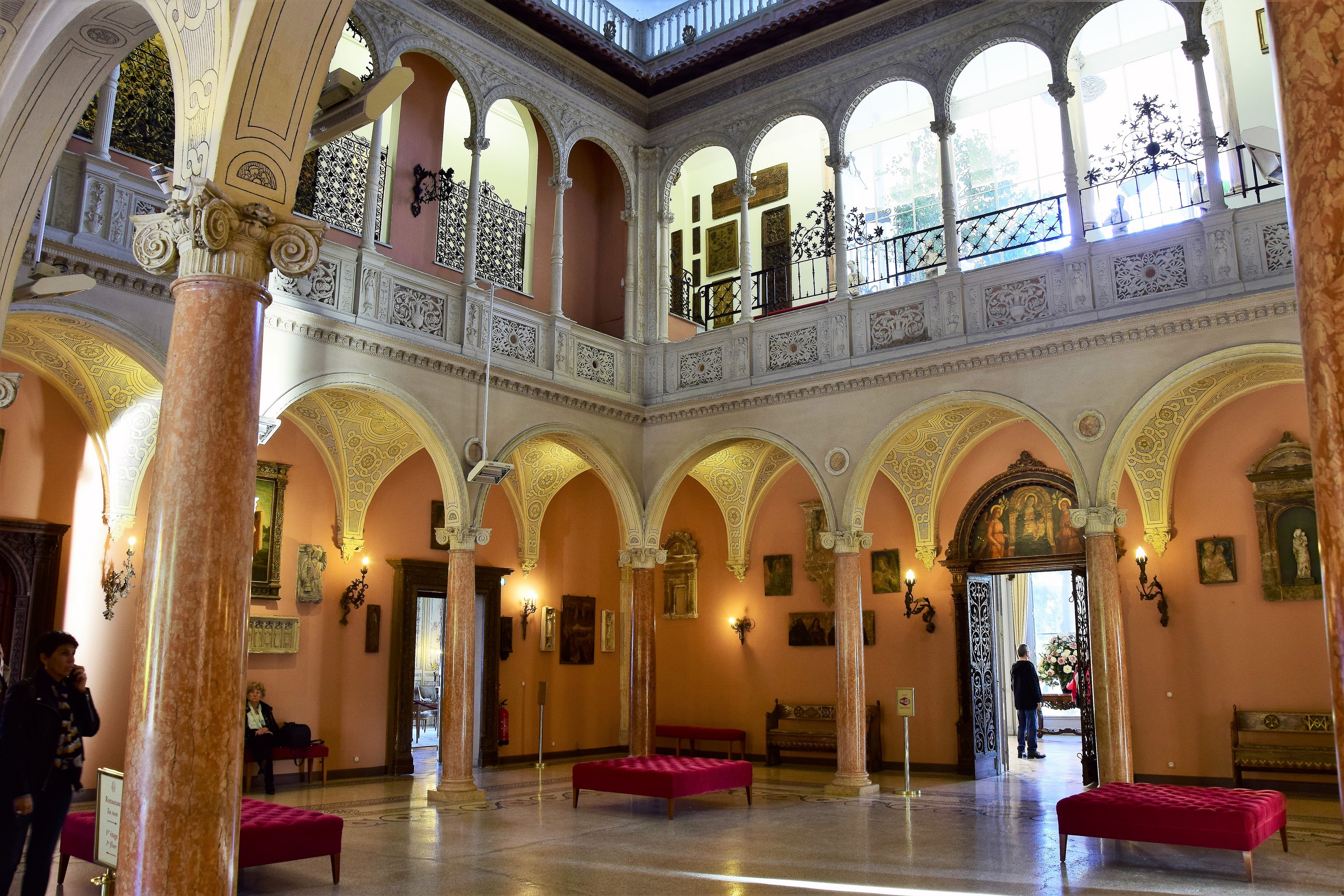 L'intérieur de la villa Rothschild L'intérieur de la villa Rothschild