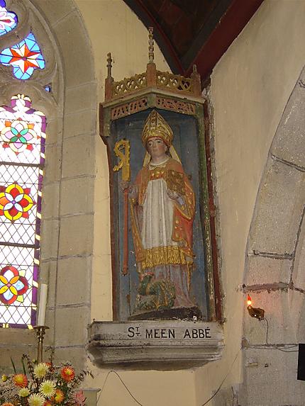 Statue de Saint Meen saint patron de l'église