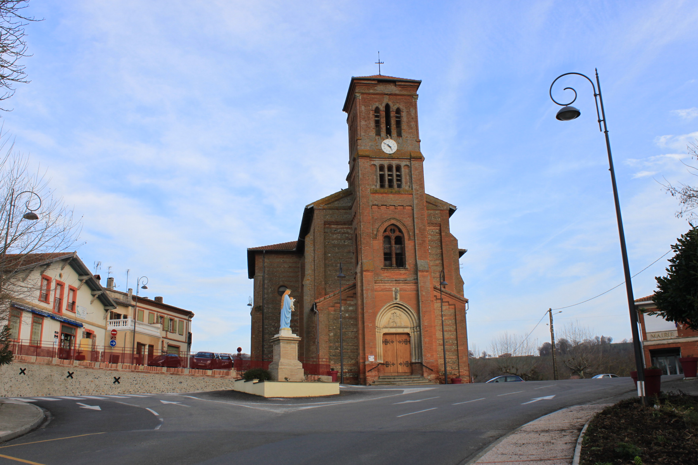 Arrivée au village de Beaumont sur Lèze : Eglise : Beaumont sur Lèze ...