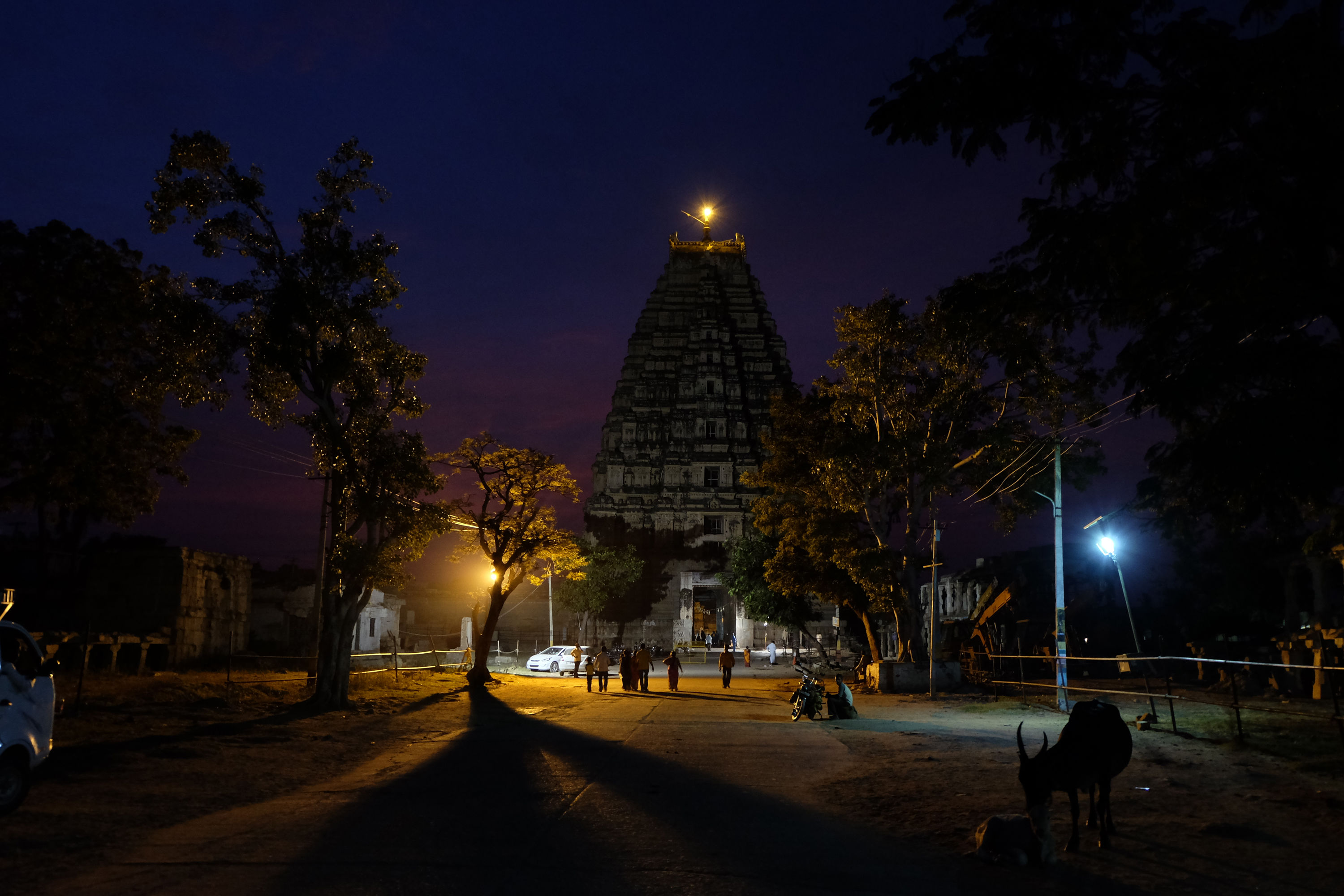 Lumière nocturne sur Temple de Virupaksha 