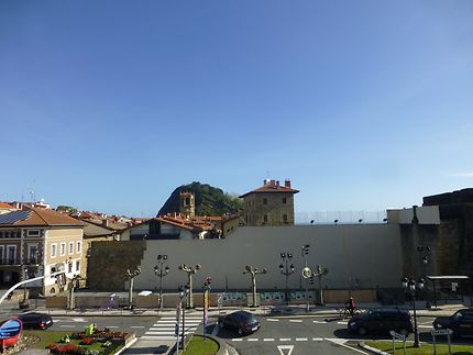 Vue sur le centre ville de Getaria