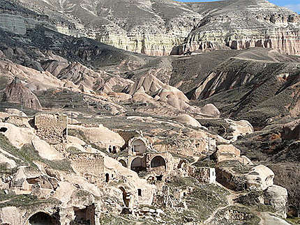 Ruines et Collines de Cavusin
