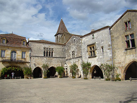 Place de Monpazier Place de Monpazier