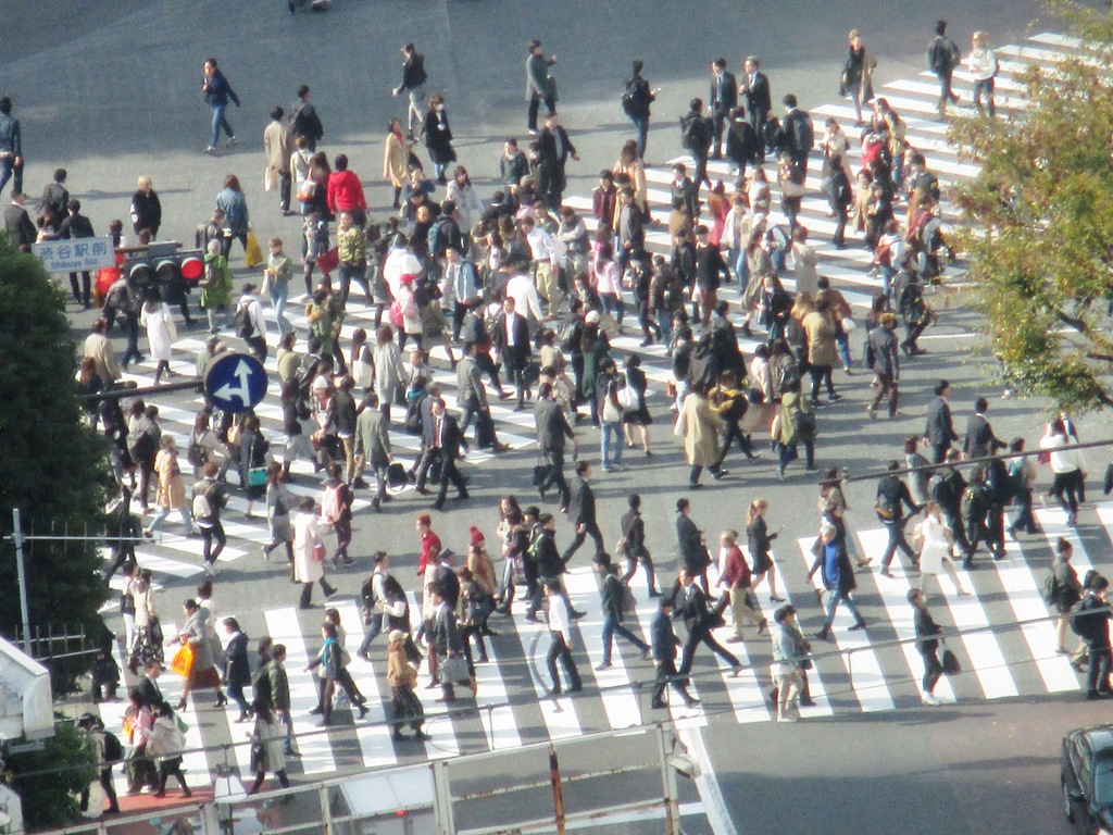Le plus célèbre passage piéton du monde à Tokyo Le plus célèbre passage piéton du monde à Tokyo
