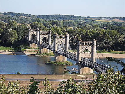 Pont suspendu sur la Loire