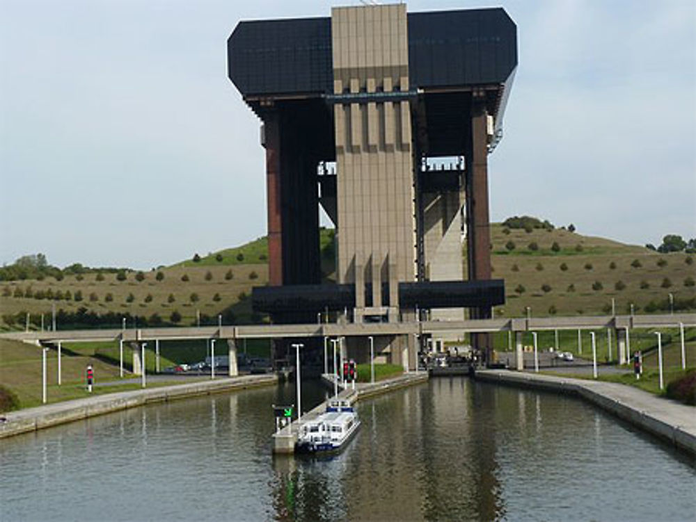 Le plus grand ascenseur de bateaux