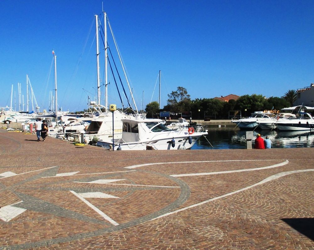 Le petit port de San Téodoro 