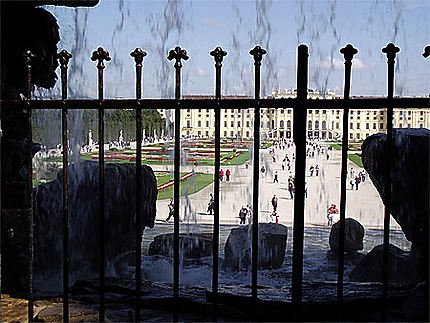 Château et le parc vue de derrière la fontaine
