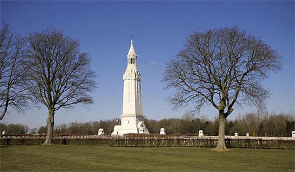 Tour-Lanterne, colline Notre-Dame-de-Lorette