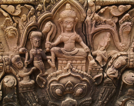 Linteau sculpté