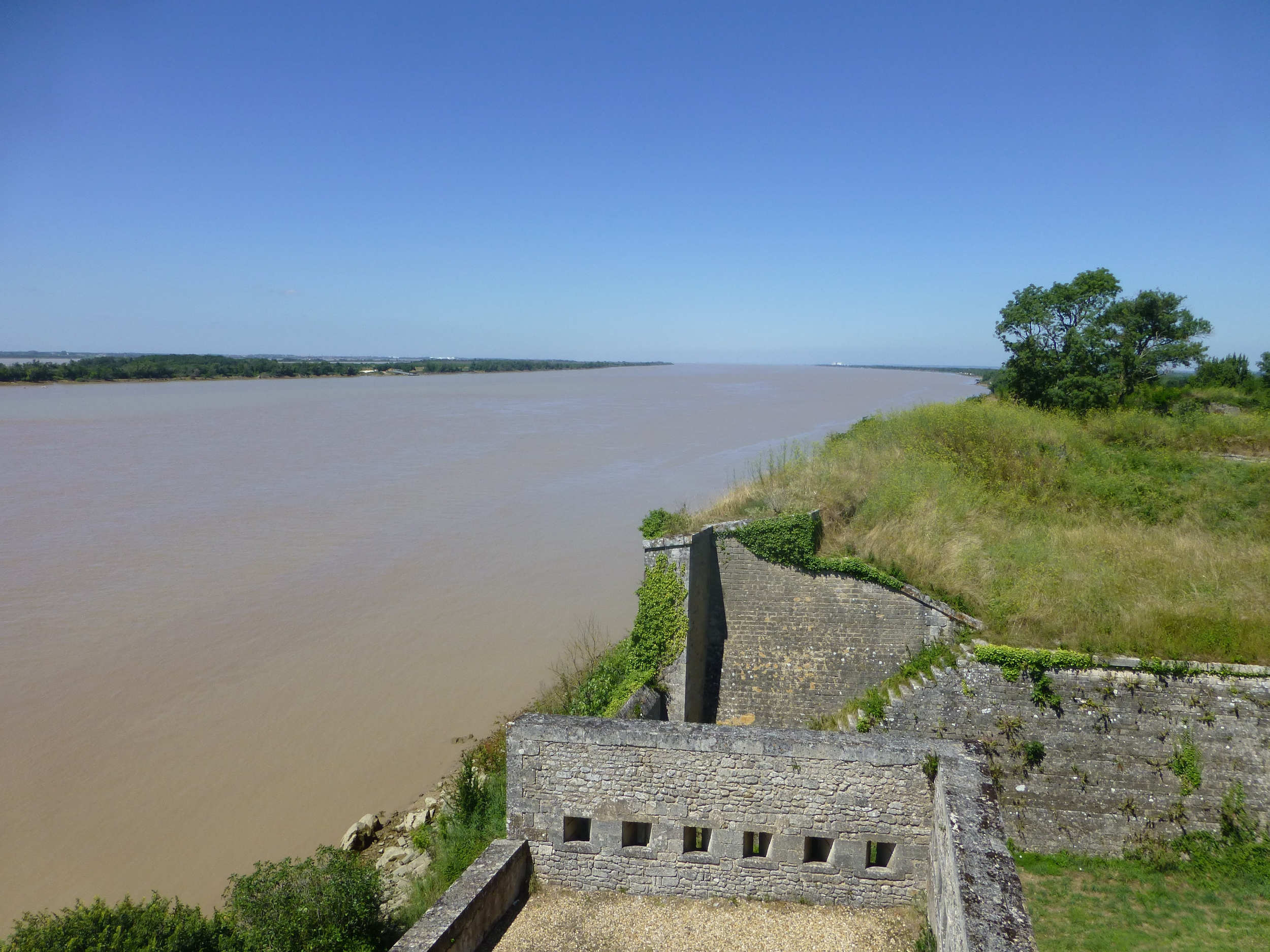Vue depuis les remparts de la citadelle Vue depuis les remparts de la citadelle