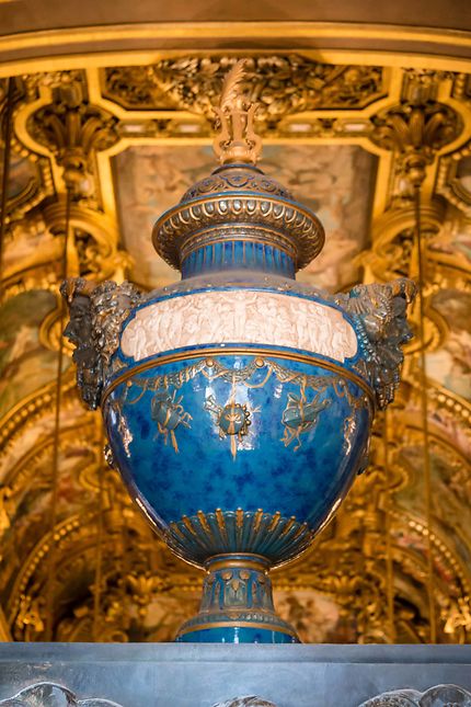 Grand Foyer de l'Opéra, vase de Sèvres