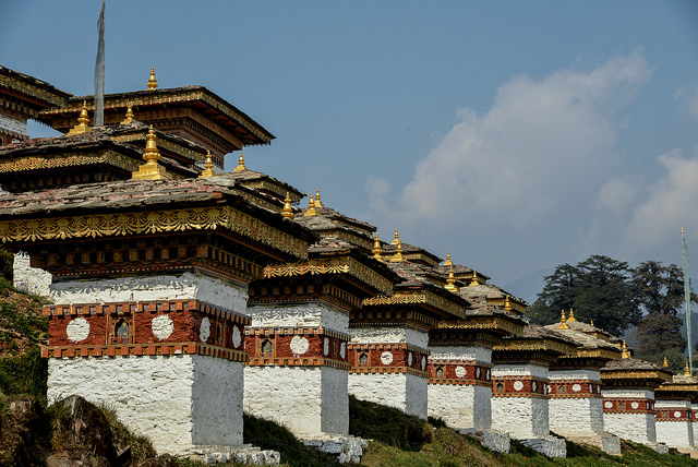 Dochula Pass et ses 108 stupas Dochula Pass et ses 108 stupas
