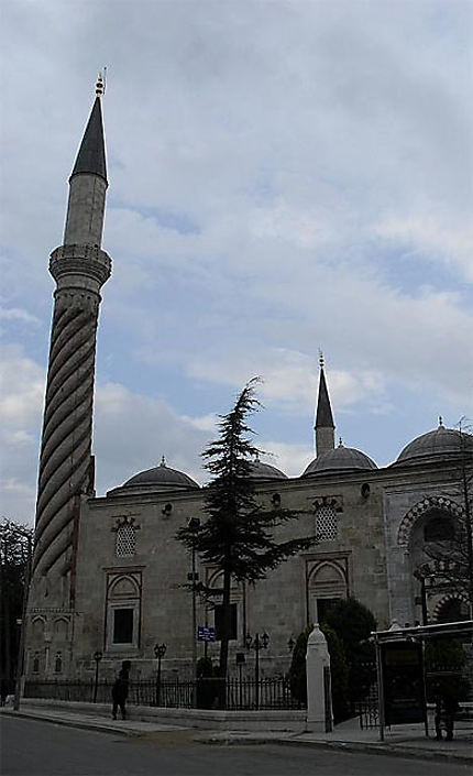 Üç Serefeli Camii