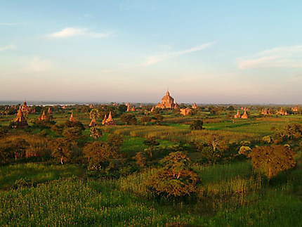 Coucher du soleil sur Bagan