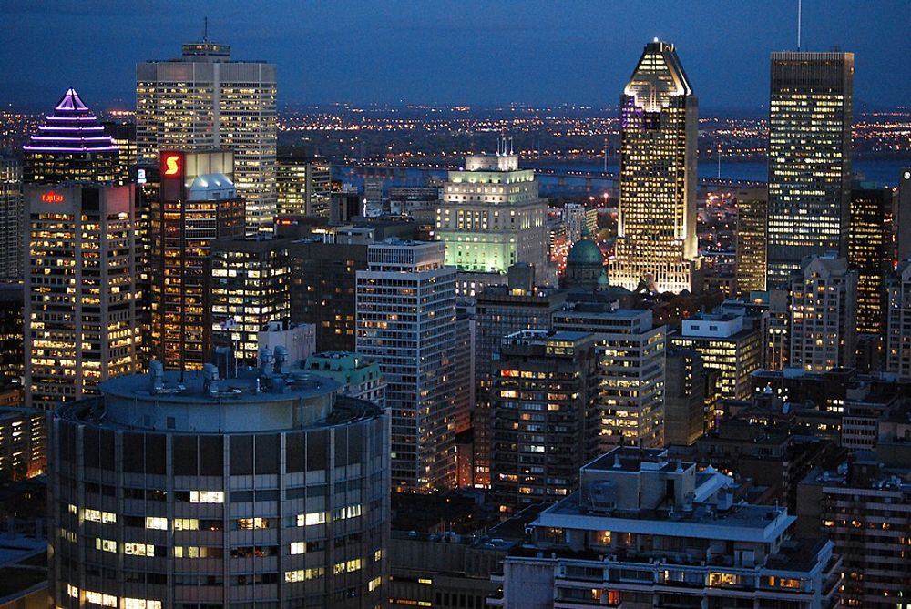 Montréal by night