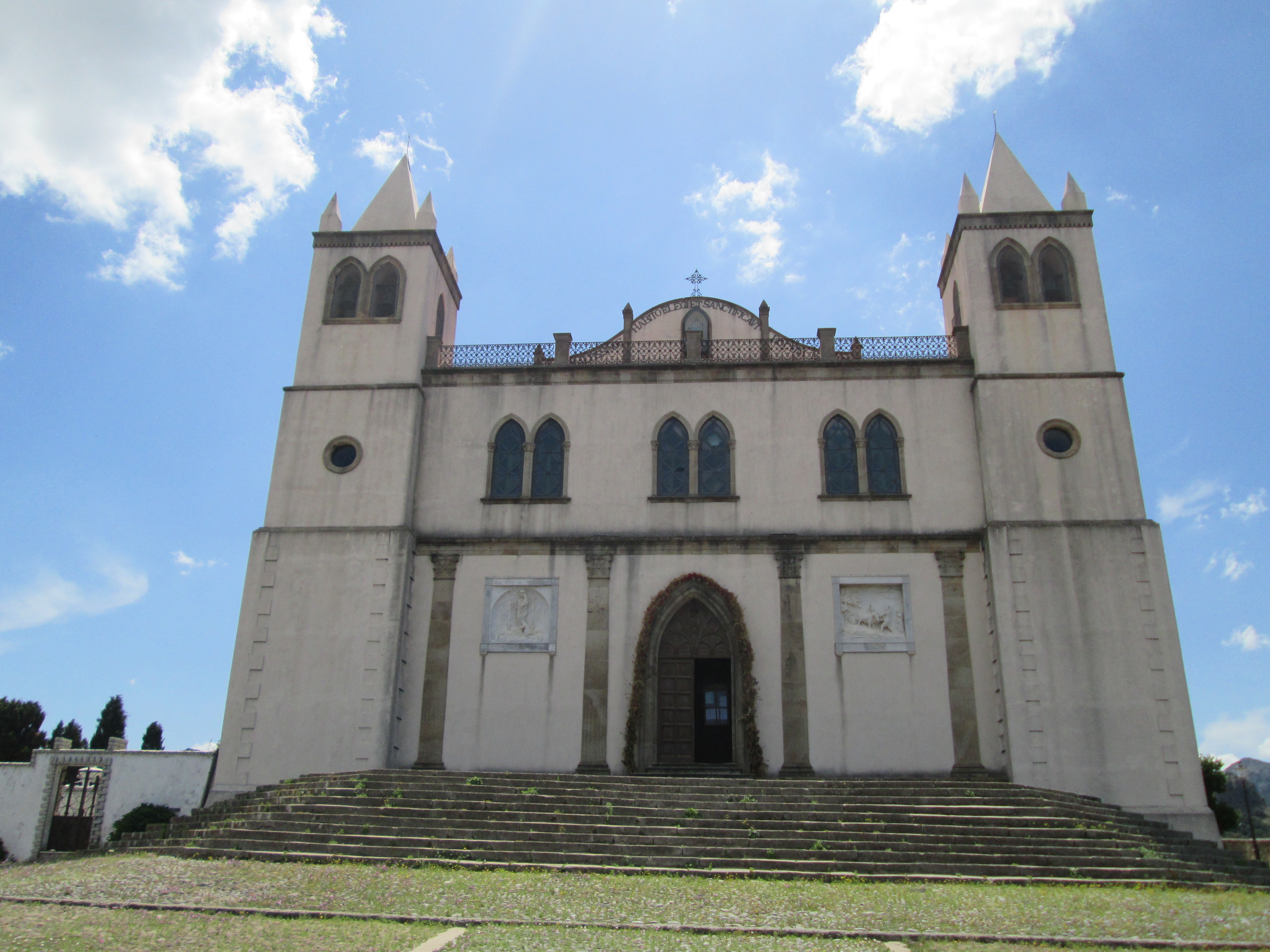 Basilique de Cuglieri Basilique de Cuglieri