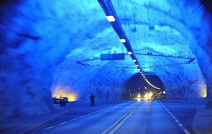 Tunnel sous le glacier en Norvège