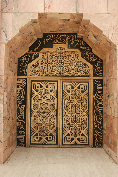 Une belle porte de la Grande Mosquée de Touba Une belle porte de la Grande Mosquée de Touba