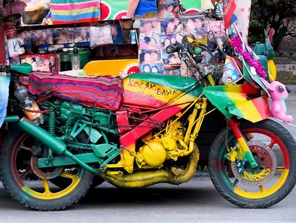 La moto colorée